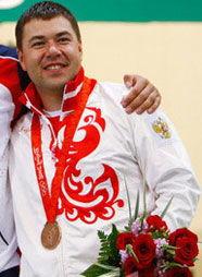 明星阿里夫,闪耀星途，魅力四溢的影视巨星